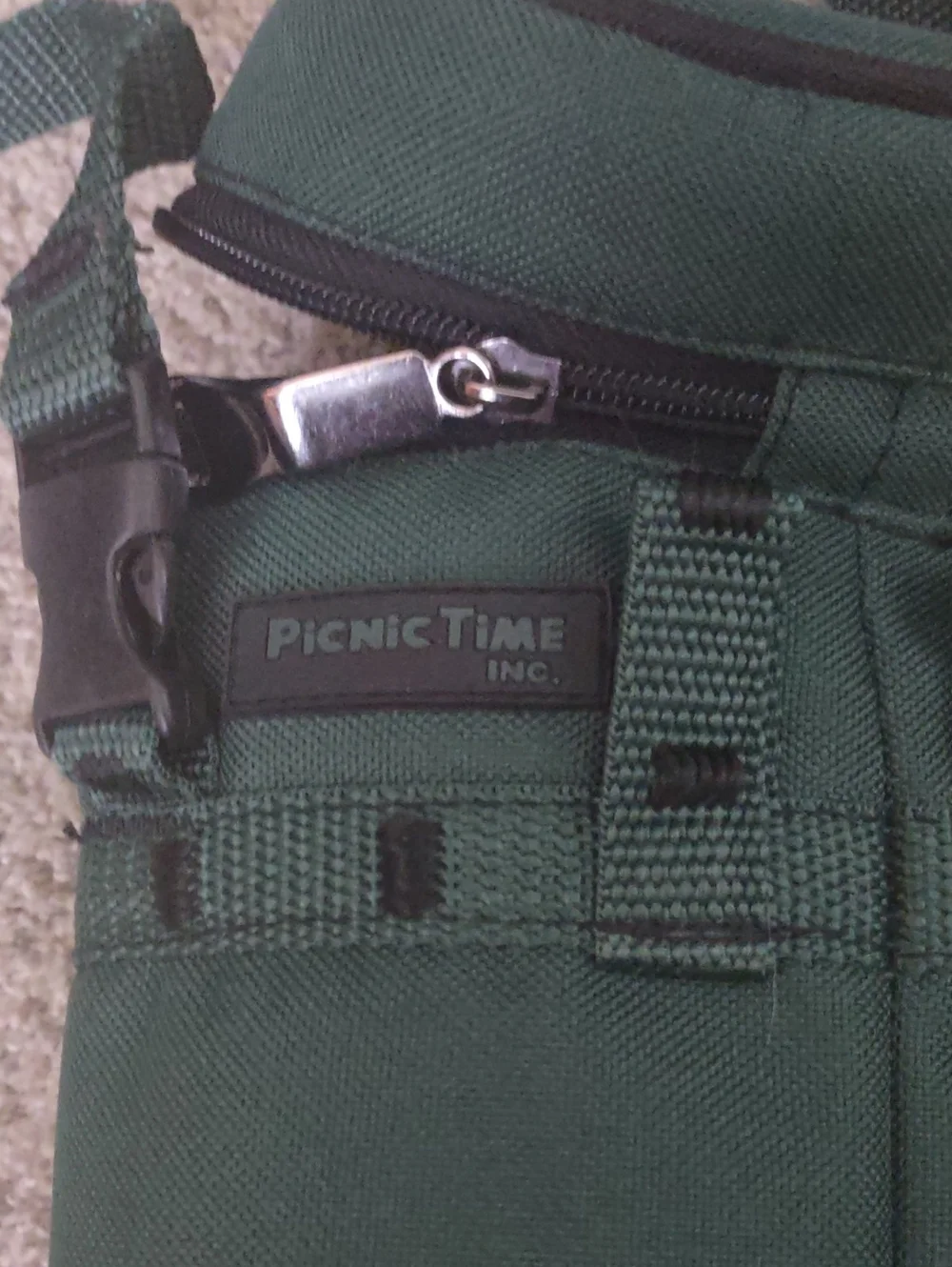 Picnic Time Wine Caddy Insulated Wine Tote in forest green. New